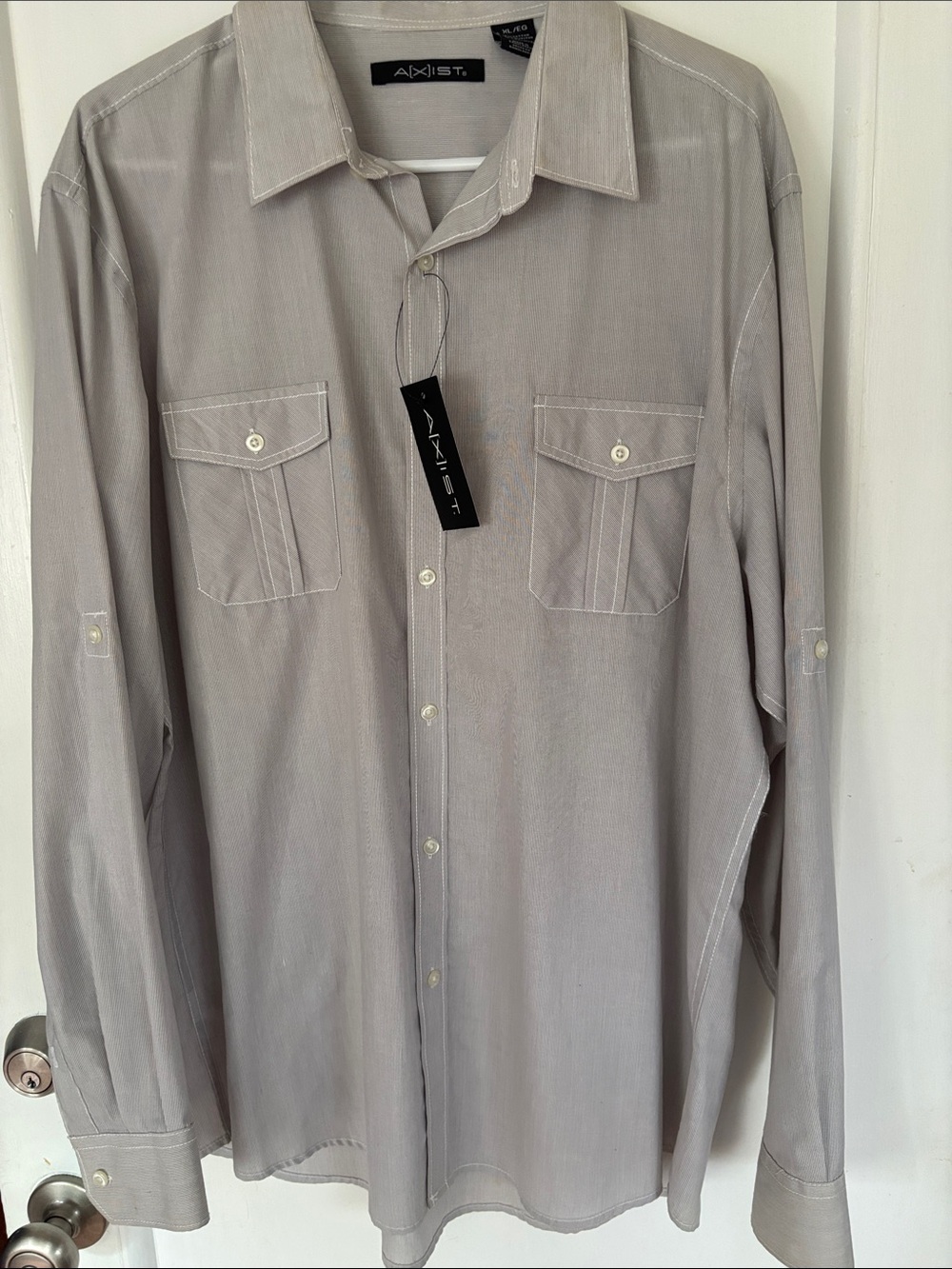 Axist Men's XL Light gray Button-Down Shirt with Chest Pockets